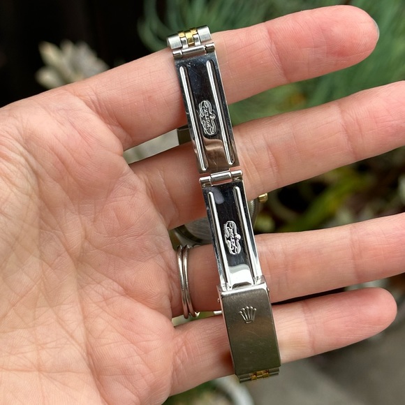 Rolex Ladies Datejust Vintage 26mm (authentic & rare) - Picture 6 of 11